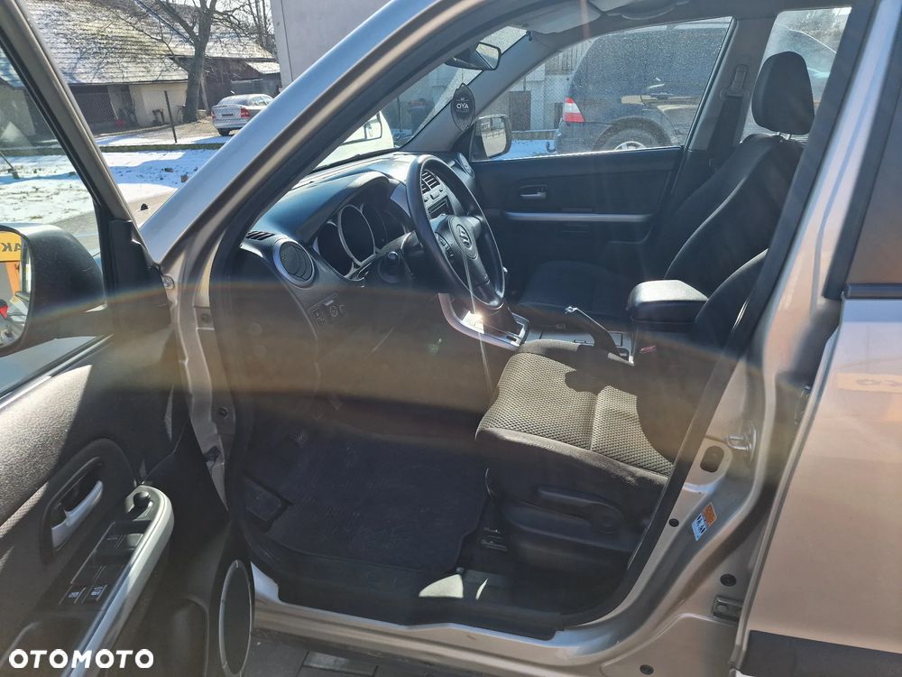 Suzuki Grand Vitara - 12