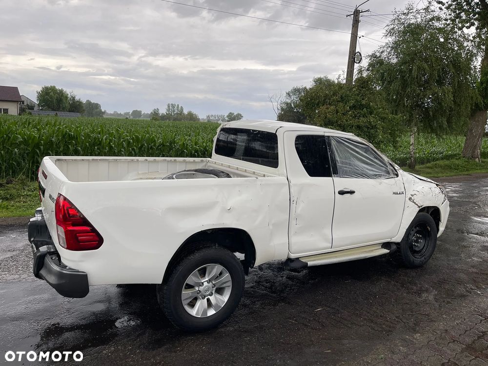Toyota Hilux 4x4 Extra Cab Comfort - 28