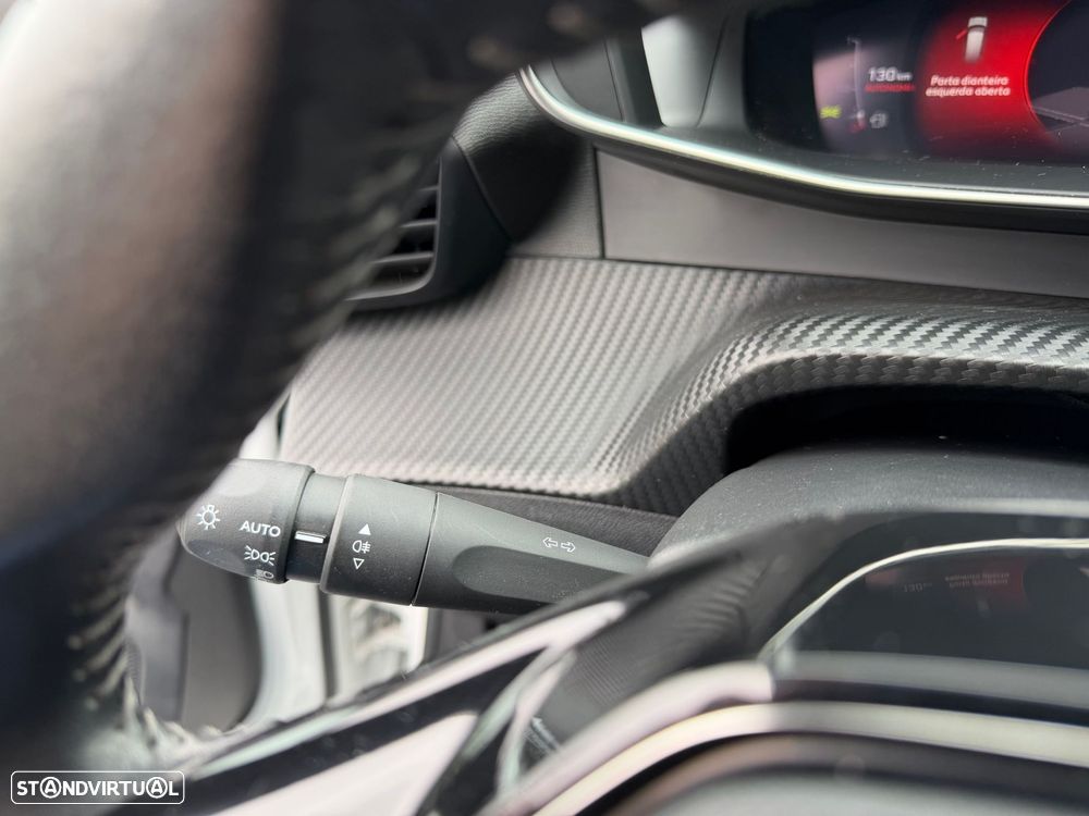 Peugeot 2008 1.2 PureTech Allure - 20