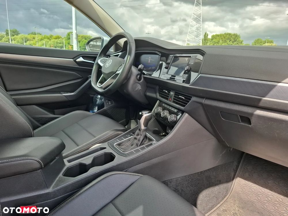 Volkswagen Jetta - 11