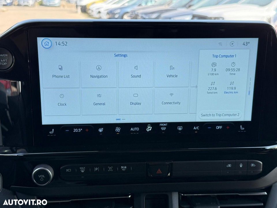 Ford Tourneo Custom - 34