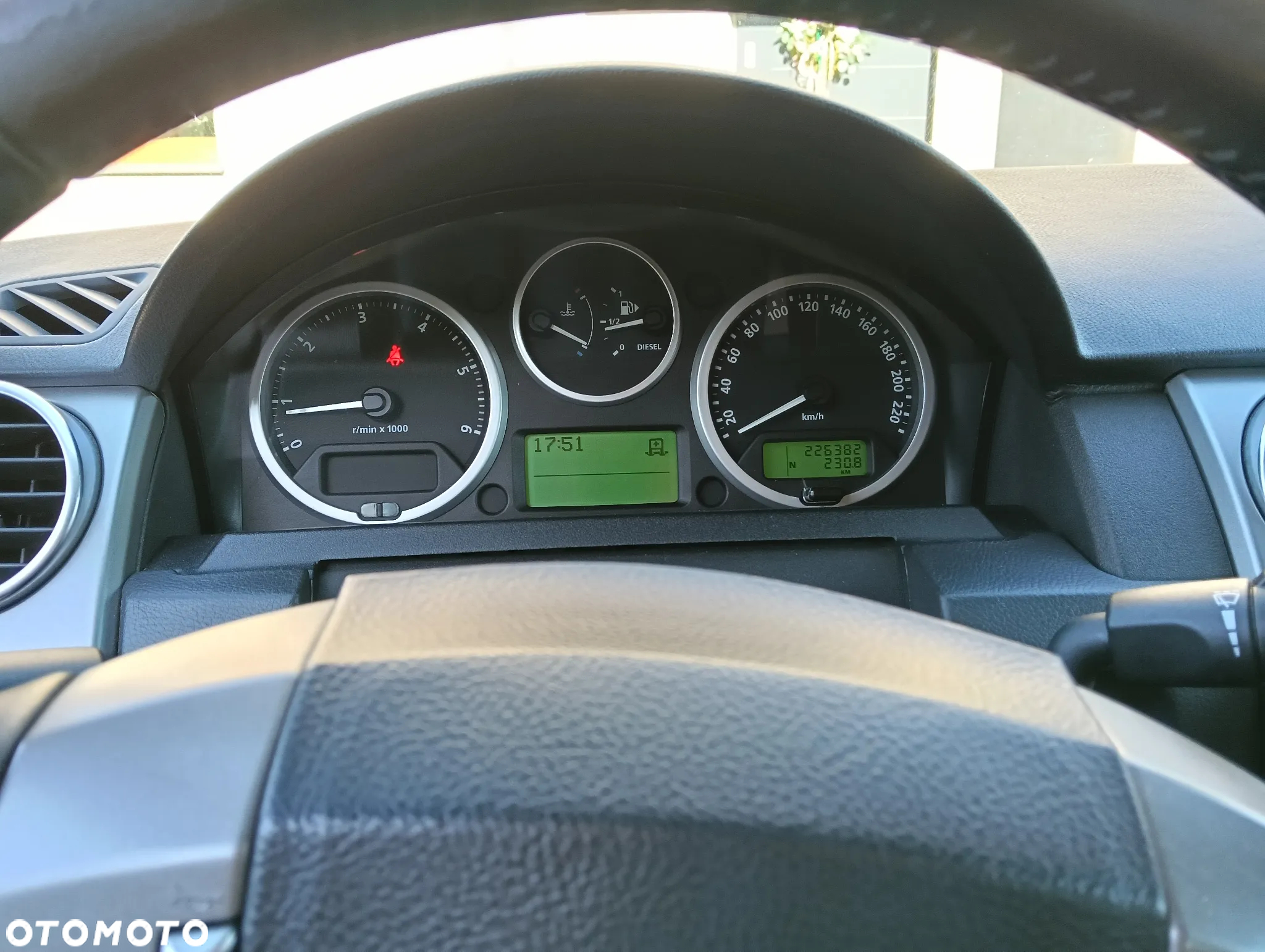 Land Rover Discovery III 2.7D V6 SE - 16