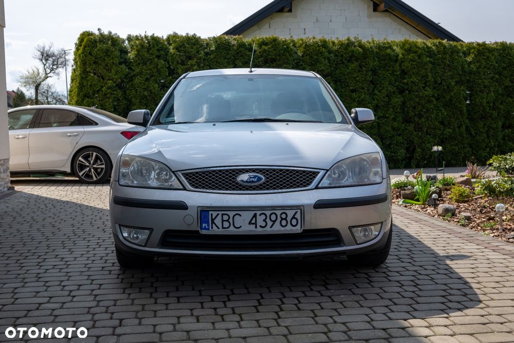 Ford Mondeo 1.8 Ambiente - 1