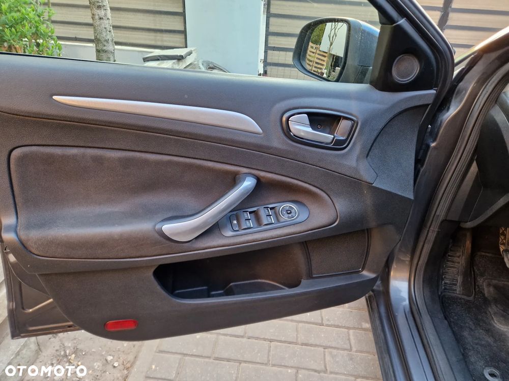 Ford Mondeo - 19