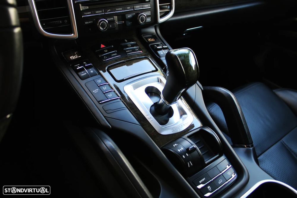 Porsche Cayenne 3.0 V6 - 45