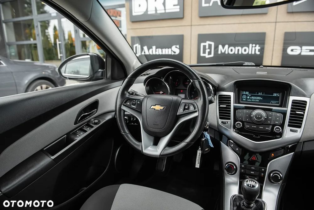 Chevrolet Cruze - 25