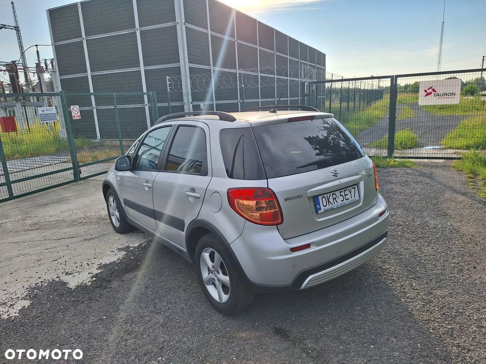 Suzuki SX4 1.6 GS / Premium - 4