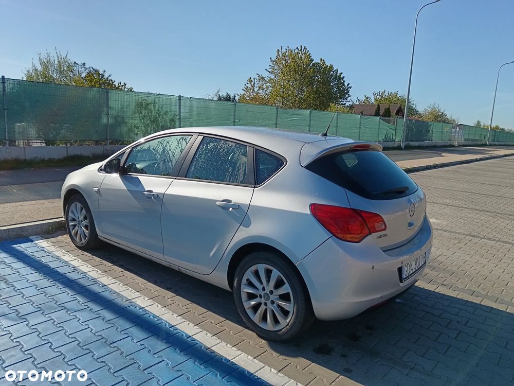 Opel Astra 1.7 CDTI - 9