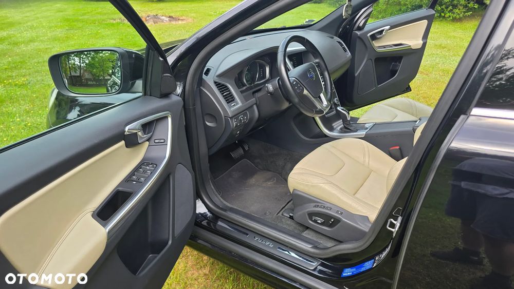 Volvo XC 60 D4 AWD Summum - 11