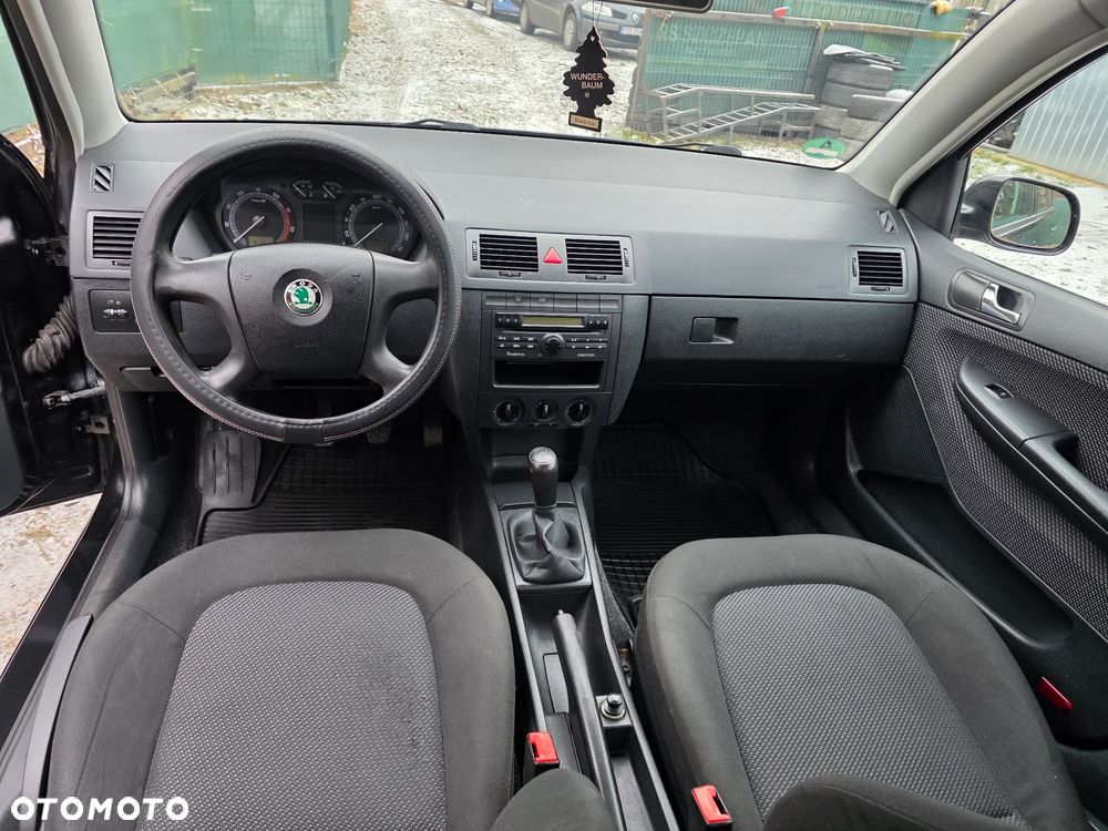 Skoda Fabia 1.4 16V Style Edition - 11