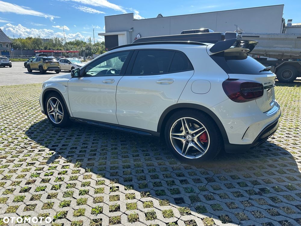 Mercedes-Benz GLA AMG 45 4-Matic - 13