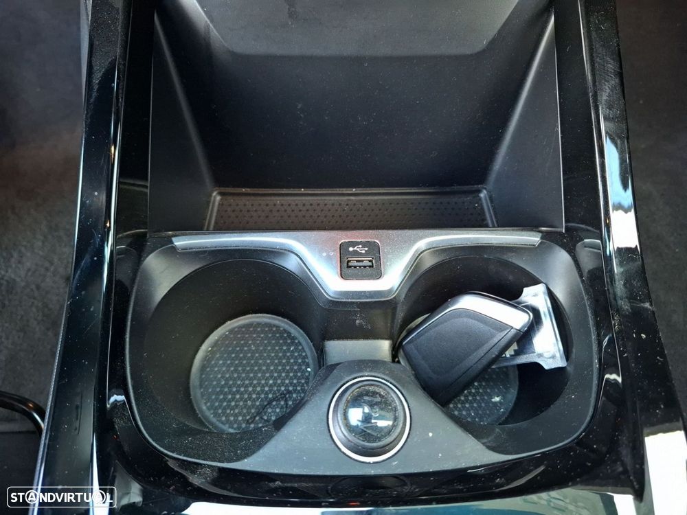 BMW 116 d Pack Desportivo M Auto - 22
