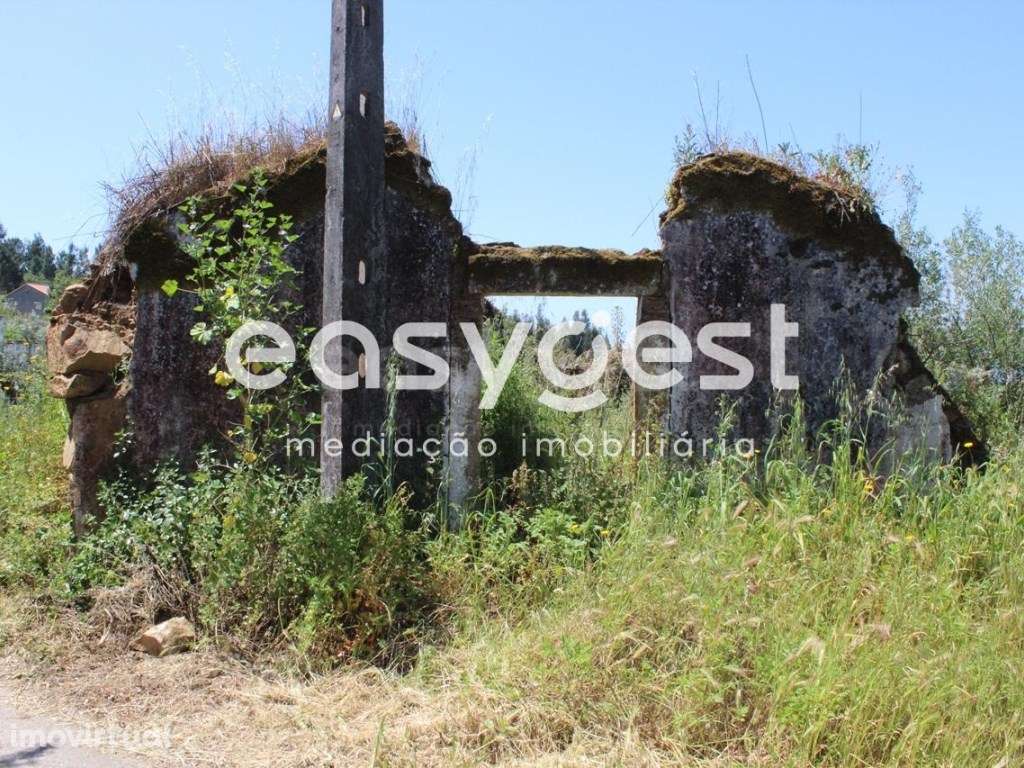 Terreno Rústico com construção em ruina junto a praia fluvial - Grande imagem: 4/8