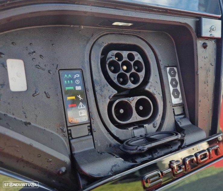 Audi Q8 e-Tron 50 quattro S line - 28