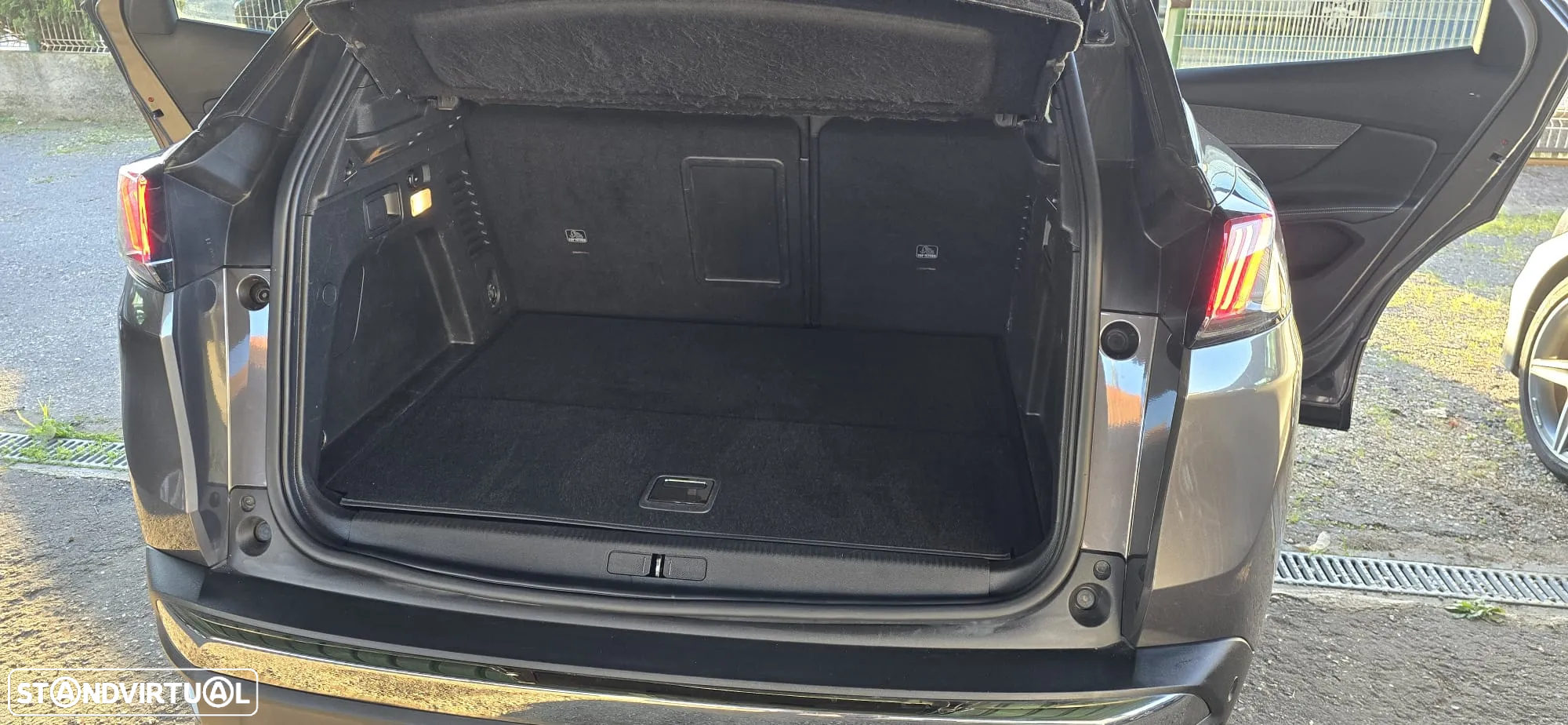 Peugeot 3008 1.6 Hybrid Allure Pack e-EAT8 - 39