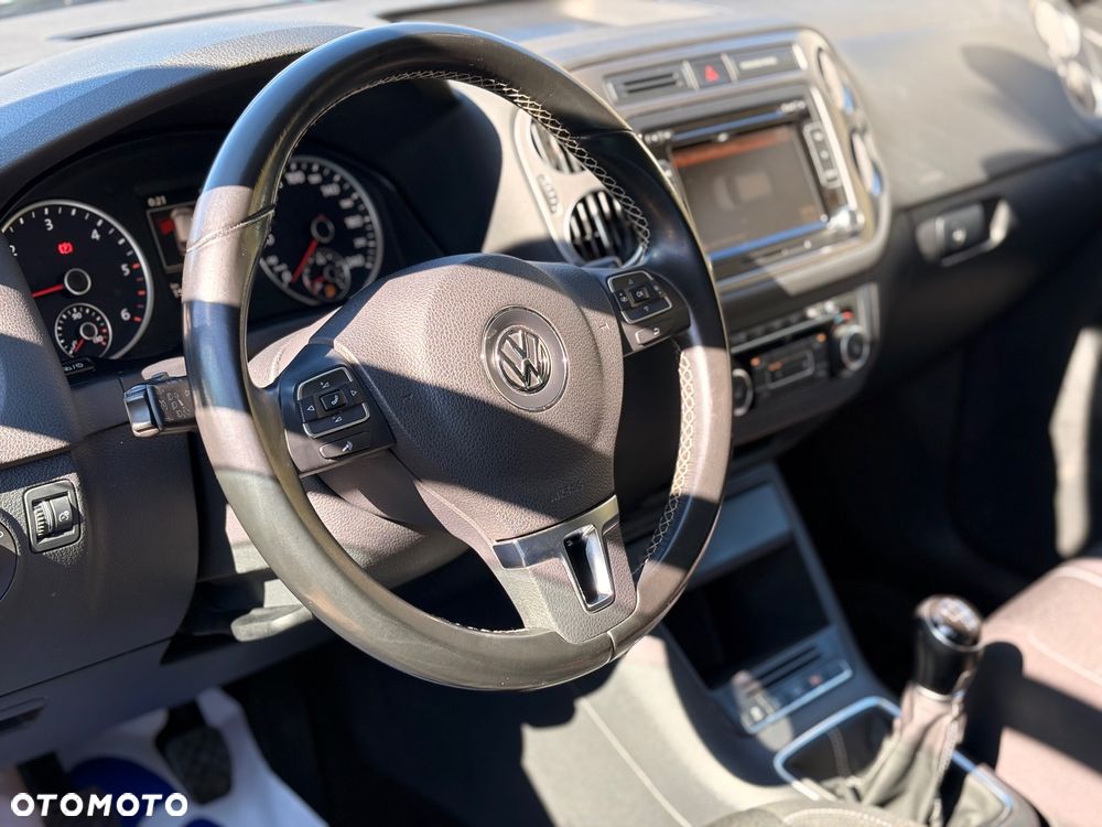 Volkswagen Tiguan 2.0 TDI DPF BlueMotion Technology Lounge Sport & Style - 11