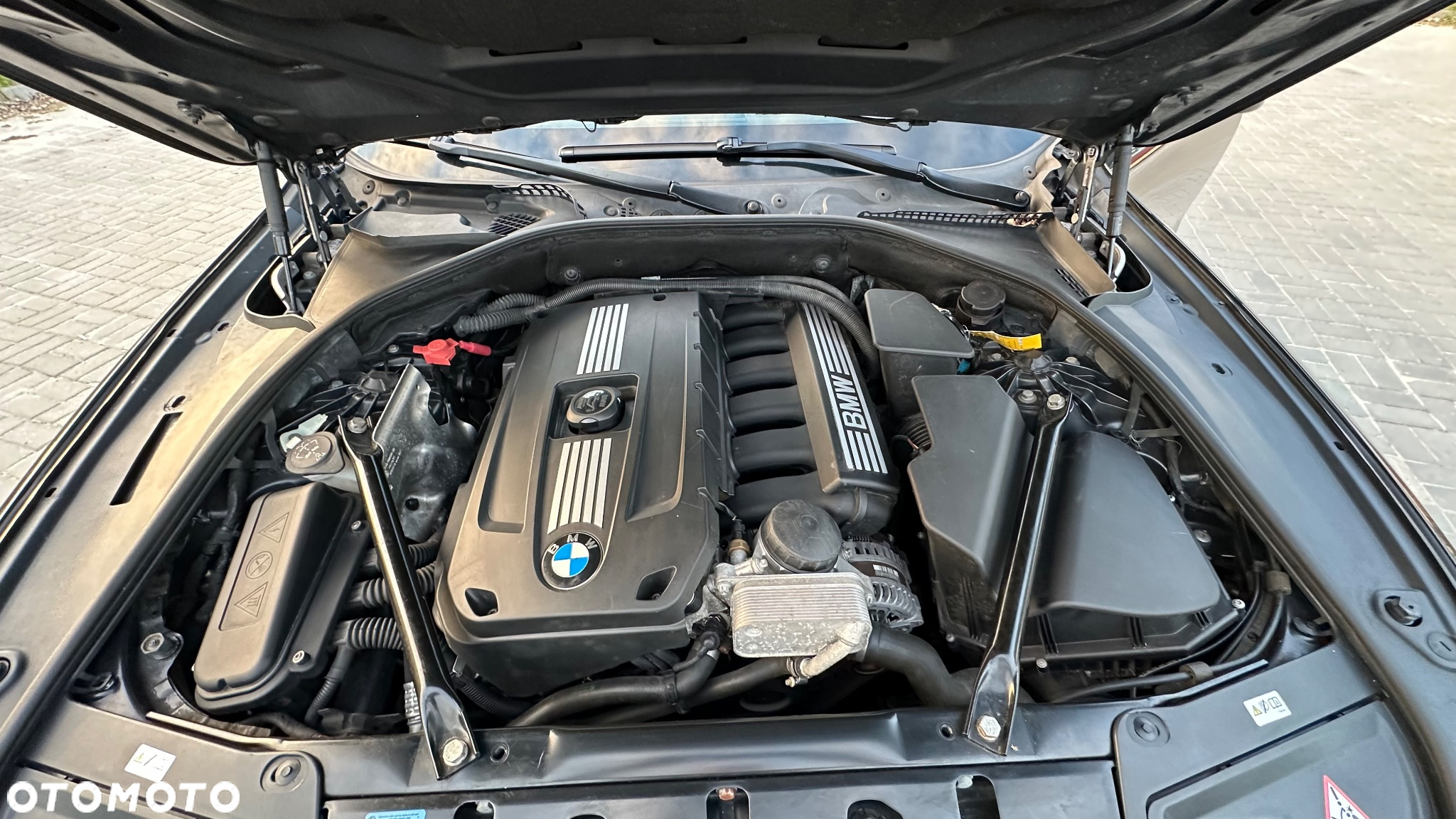 BMW Seria 5 523i Sport-Aut - 28