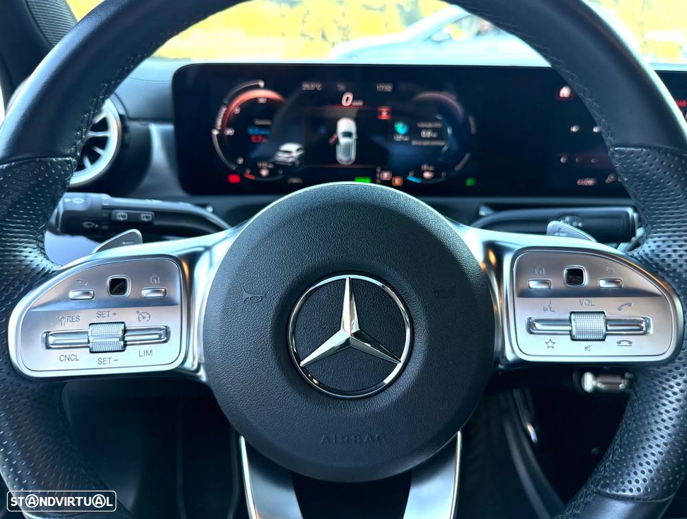 Mercedes-Benz A 250 e AMG Line - 28