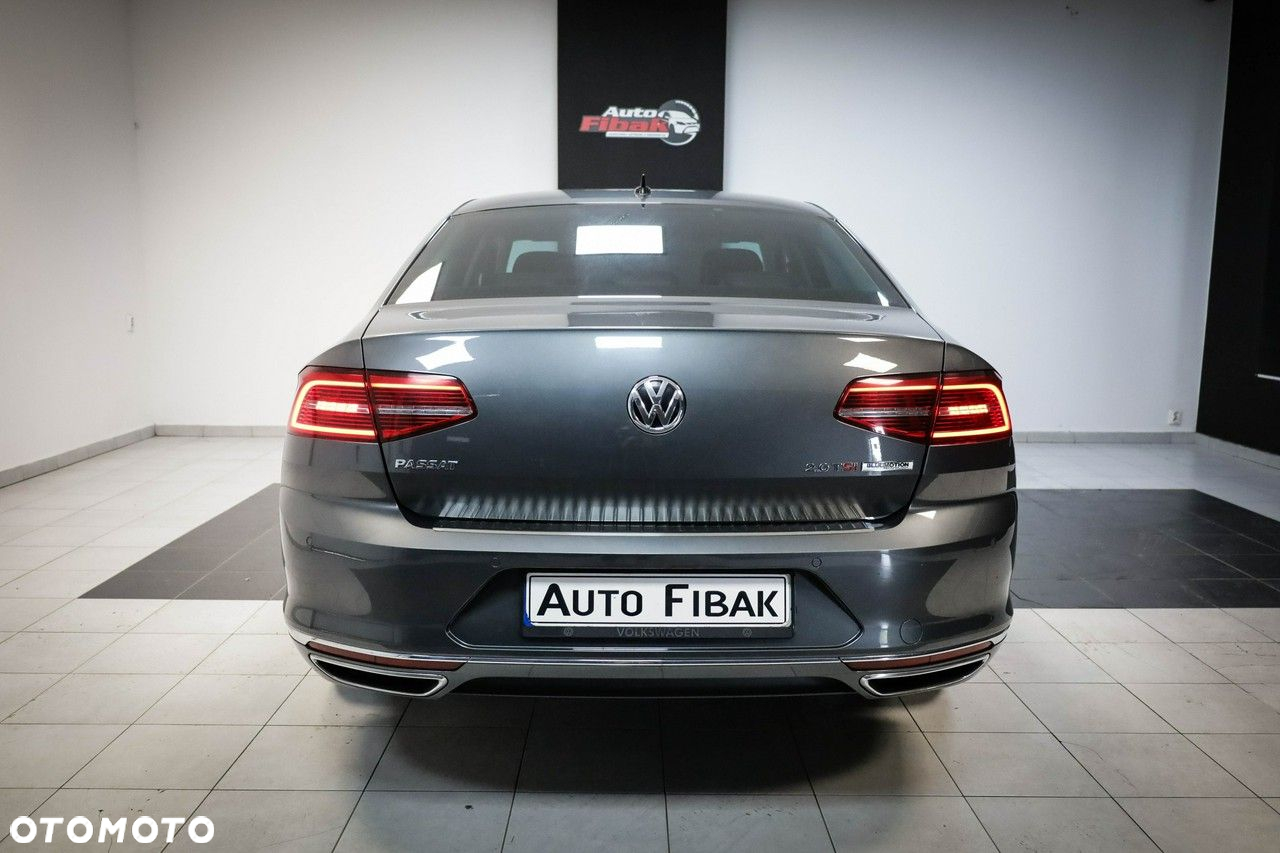 Volkswagen Passat - 9