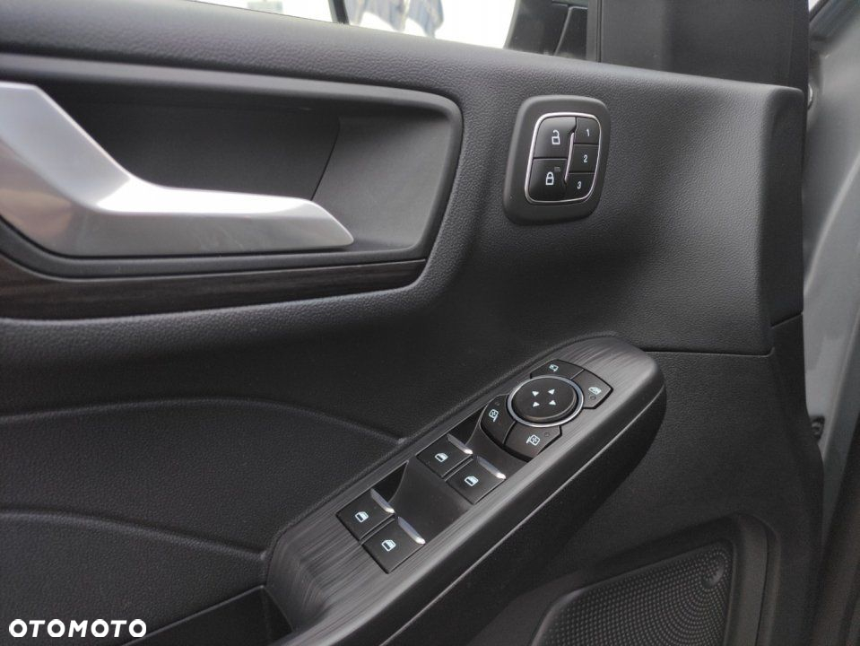 Ford Kuga - 33