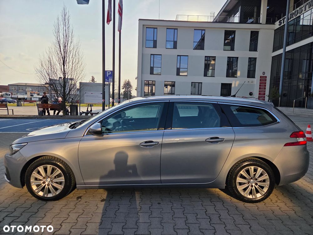 Peugeot 308 PureTech 130 GPF EAT8 Stop & Start Allure Business-Paket - 5