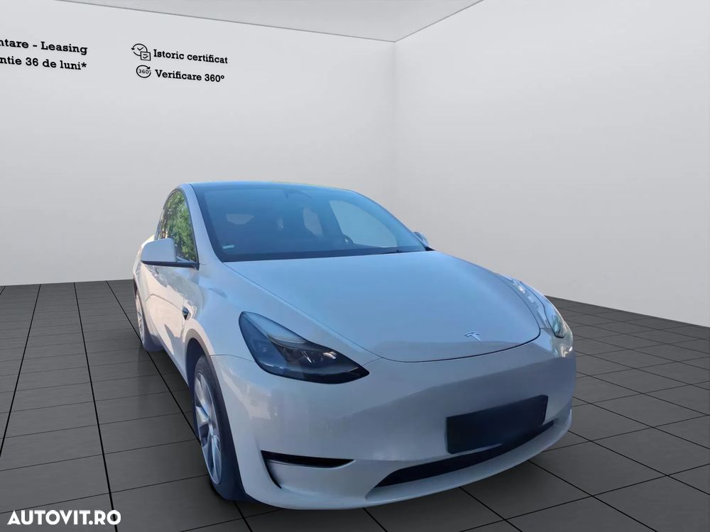 Tesla Model Y - 3
