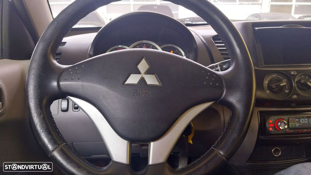 Mitsubishi L200 2.5 DI-D Club Intense 3L 4WD - 6