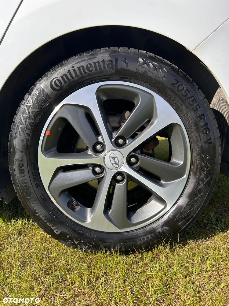 Hyundai i30 blue 1.6 CRDi Premium - 15
