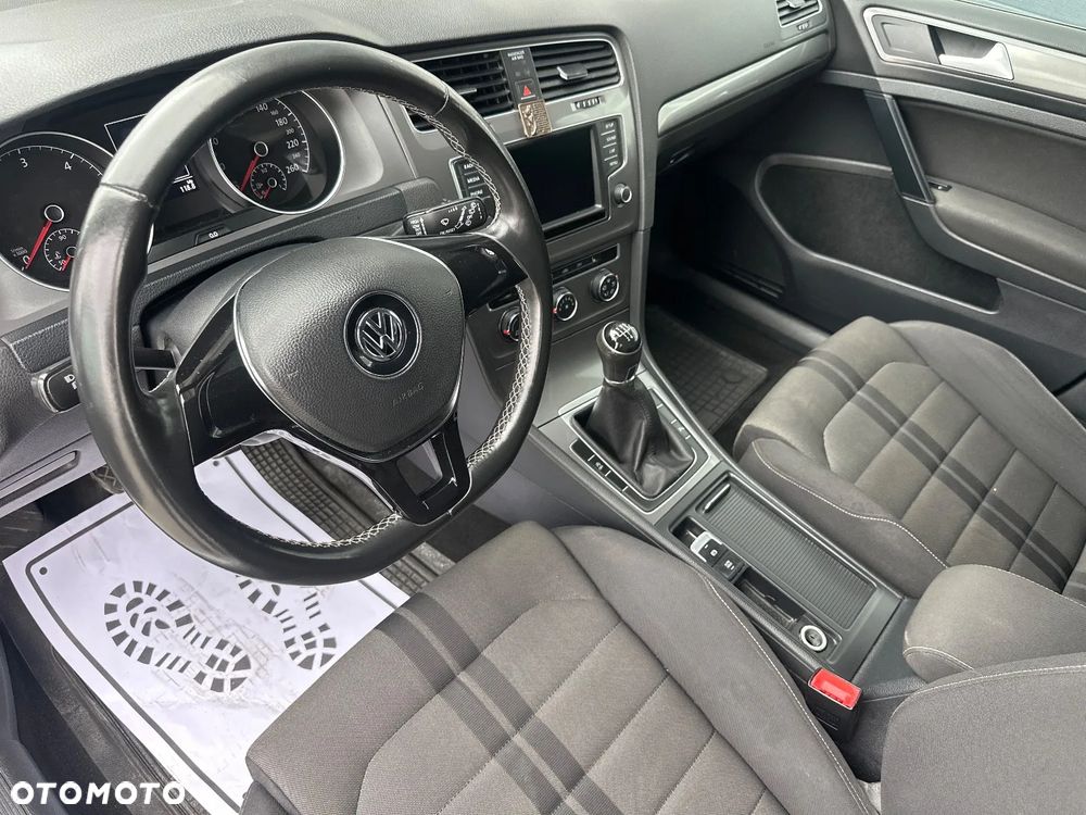 Volkswagen Golf 1.6 TDI BMT Comfortline - 19