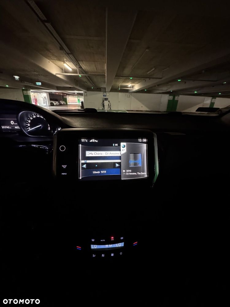 Peugeot 208 e-HDi 115 Stop&Start Allure - 33