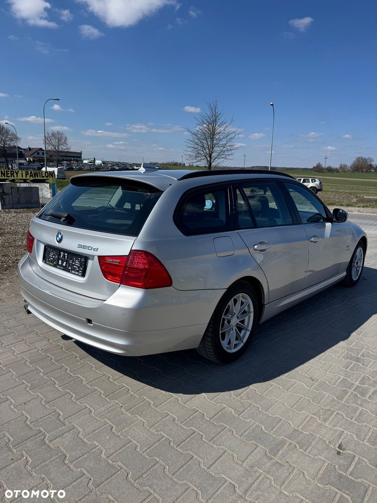 BMW Seria 3 320d xDrive DPF Edition Exclusive - 3