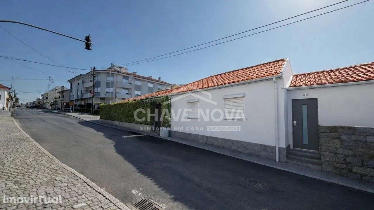 Conjunto 5 Moradias Para Recuperar em Oliveira do Douro - Grande imagem: 3/10