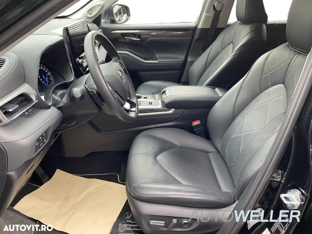 Toyota Highlander 2.5 Hybrid Luxury - 7
