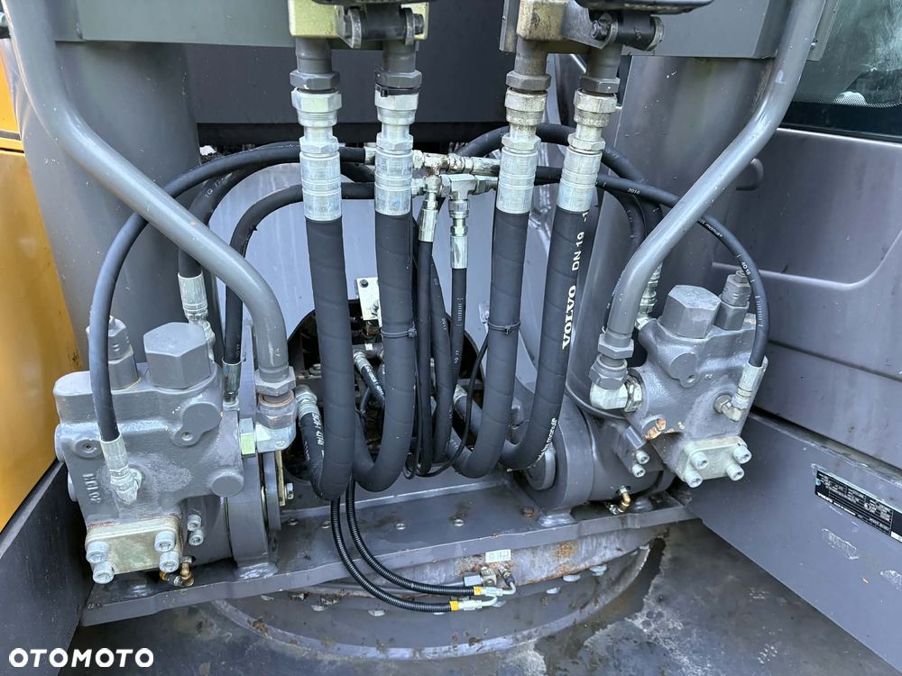 Volvo EC220EL ROTOTILT SZCZYPCE 3 ŁYŻKI 25 TON - 7