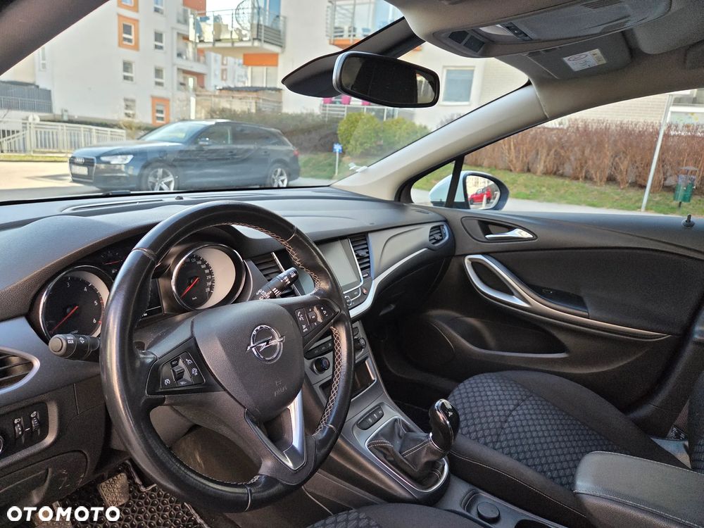 Opel Astra 1.6 CDTI Essentia S&S - 9