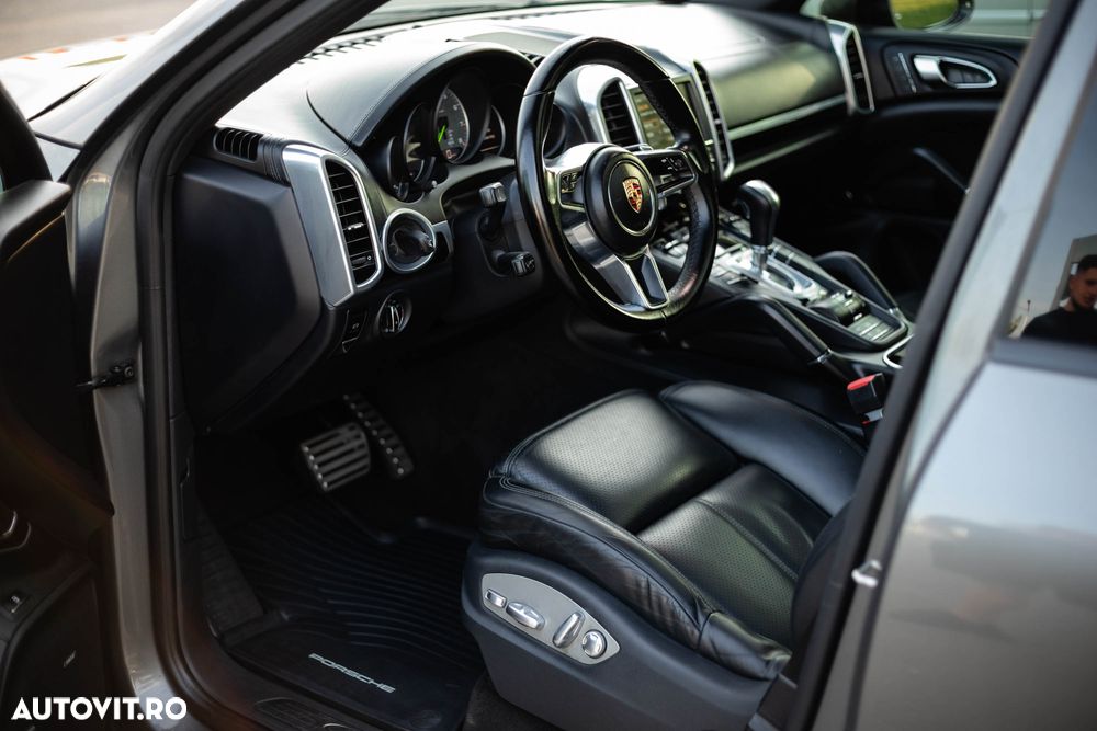 Porsche Cayenne - 6