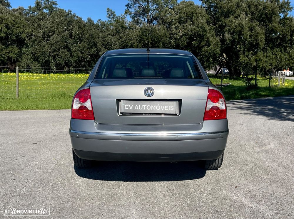 VW Passat 1.9 TDi Highline - 6