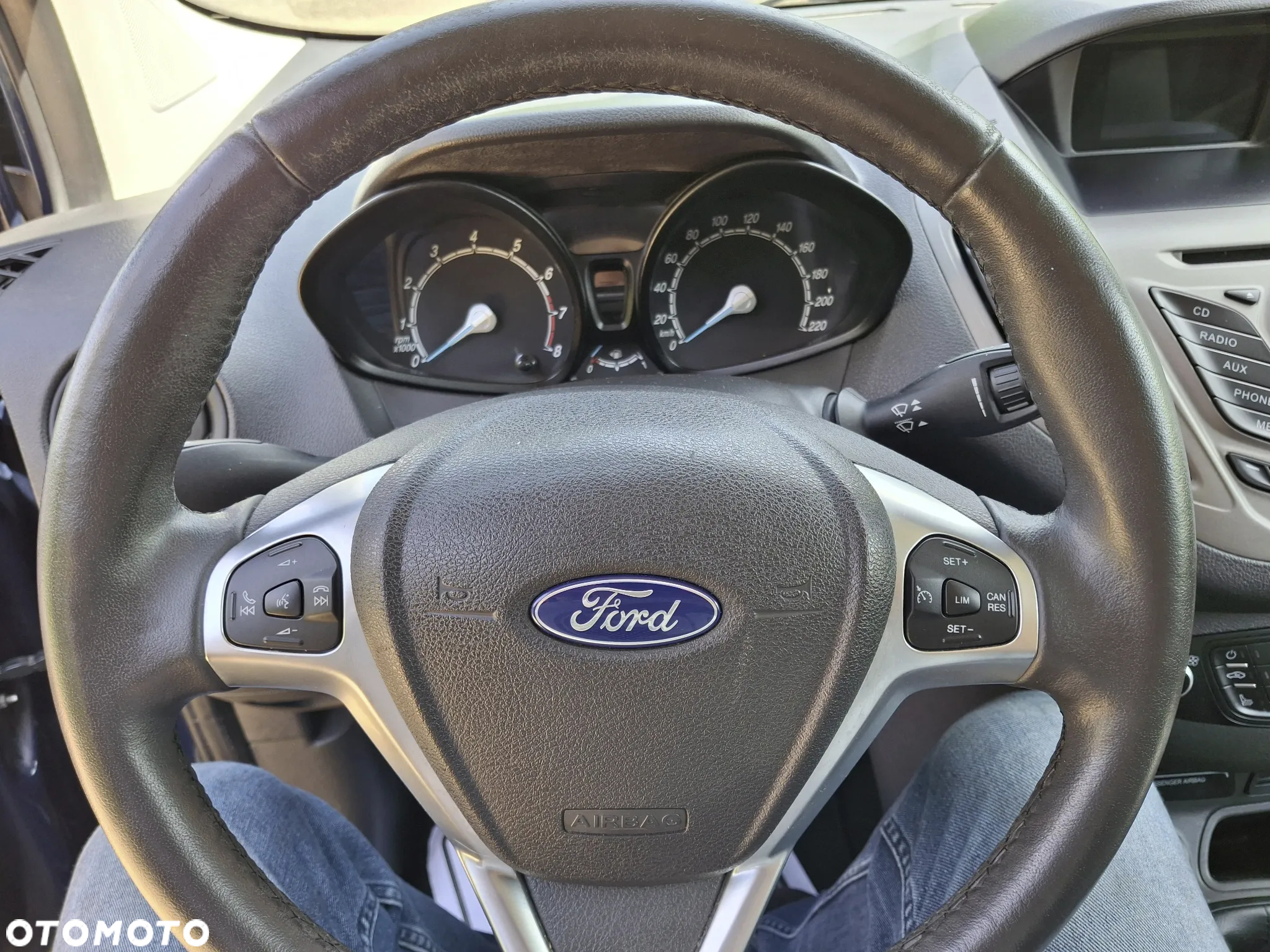 Ford Tourneo Courier 1.0 EcoBoost Ambiente - 23