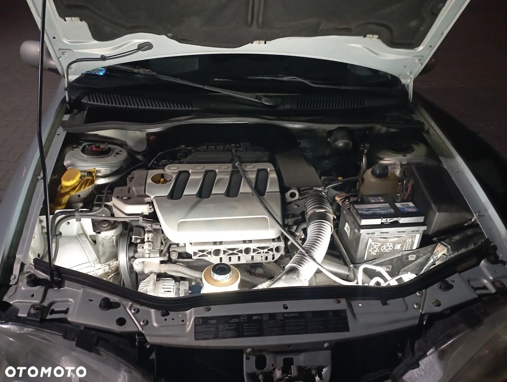 Renault Megane 1.4 16V Authentique - 8