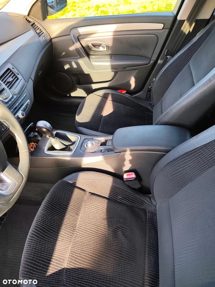 Renault Laguna 2.0 dCi FAP Privilege - 8