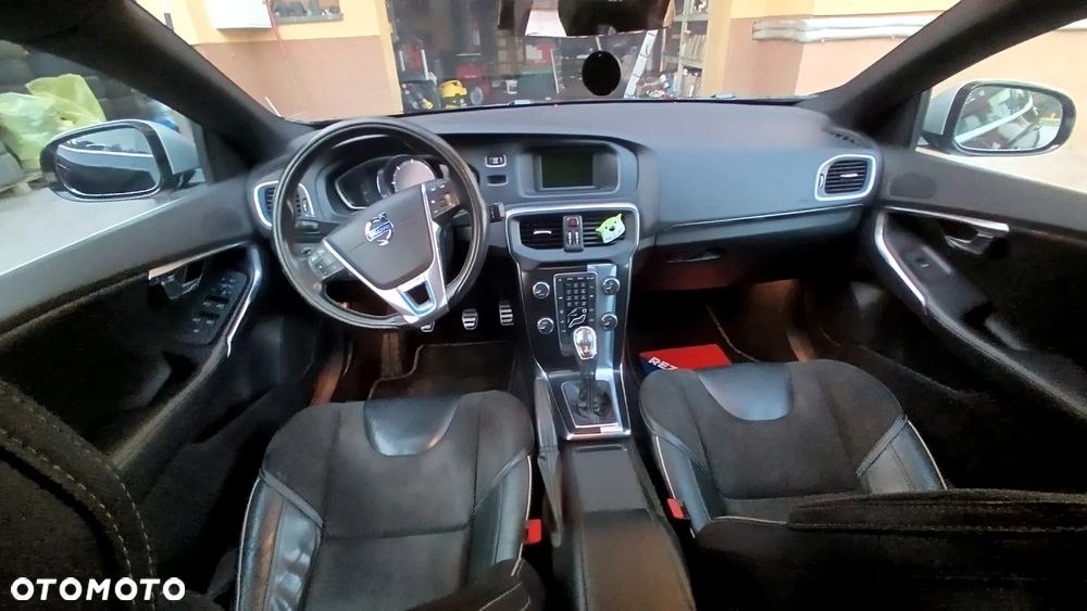 Volvo V40 D2 R-Design - 5