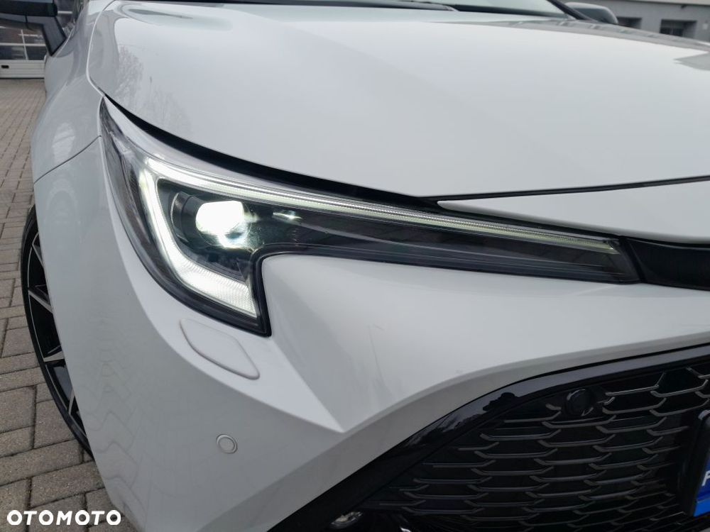 Toyota Corolla 2.0 Hybrid GR Sport - 32