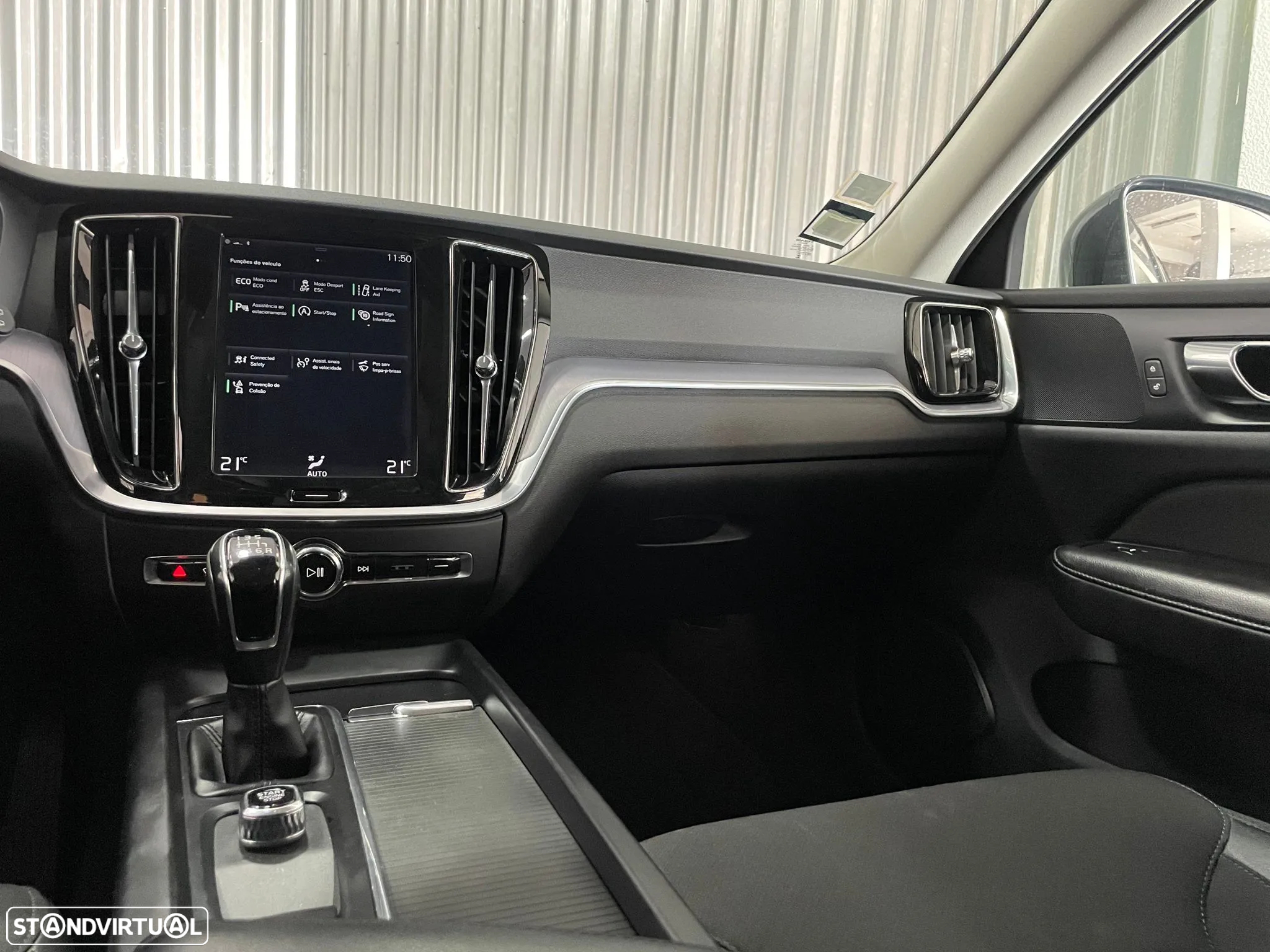 Volvo V60 2.0 D3 Momentum - 23