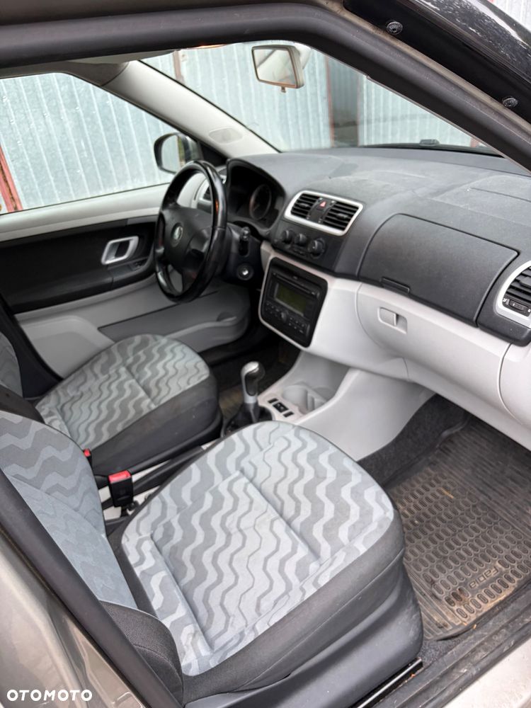 Skoda Fabia - 10