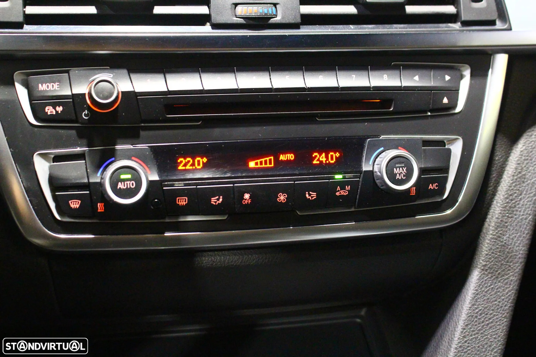BMW 318 d Touring Auto Line Luxury - 37