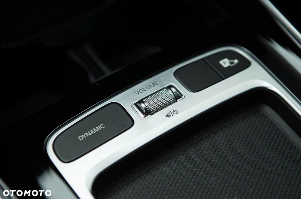 Mercedes-Benz GLB - 33