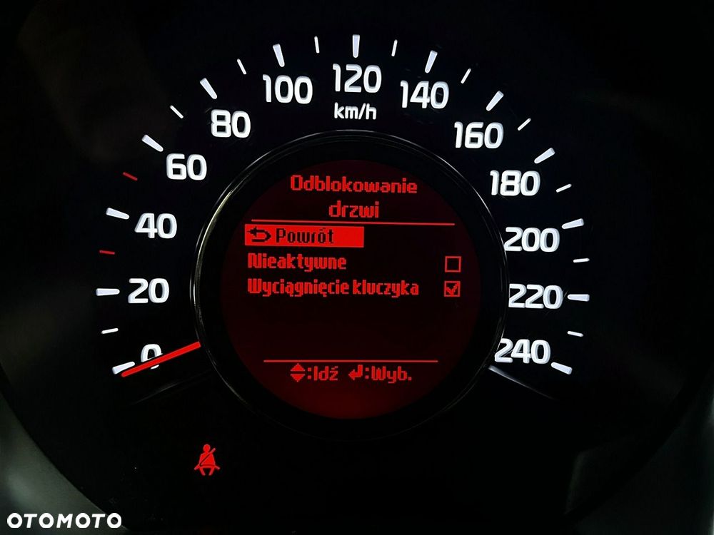 Kia Ceed - 38