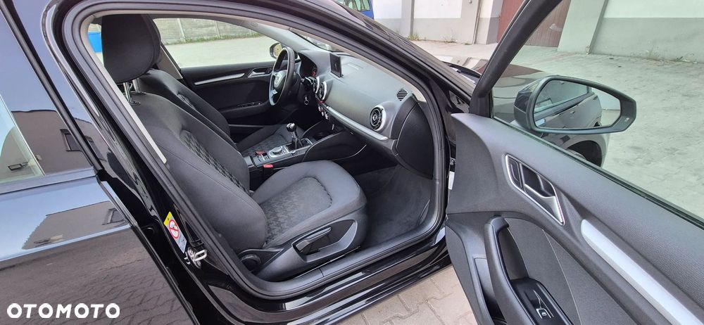 Audi A3 Sportback 1.2 TFSI Attraction - 11