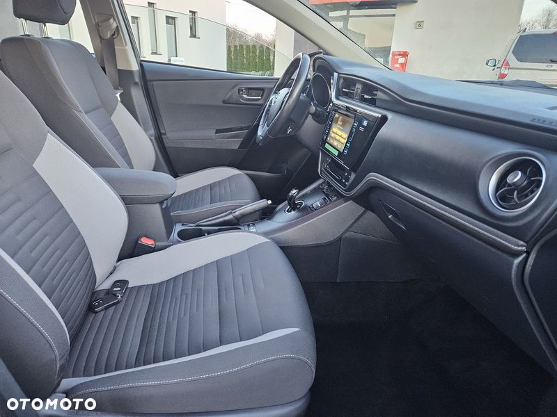 Toyota Auris - 8
