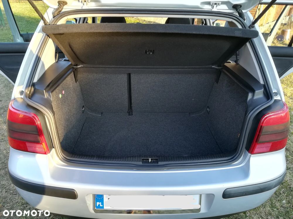 Volkswagen Golf 1.6 Comfortline - 6